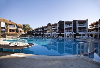 Hotel, Risa Hotel