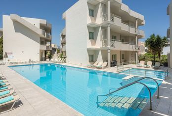 Hotel, Summer Beach Hotel