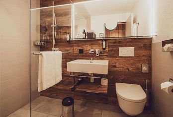 Hotel, Mountain Plaza Hotel