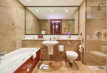 The g Hotel