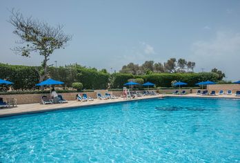 Hotel, BM Beach Hotel