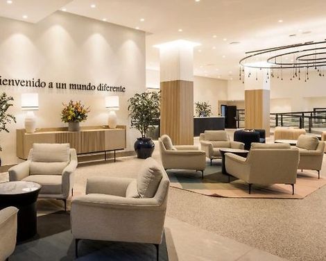 Hotel ILUNION Les Corts-3