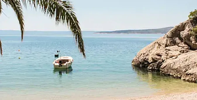 Fischerboot auf dem Meer in Kroatien