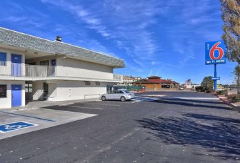 Hotel, Motel 6 Flagstaff-Butler Avenue