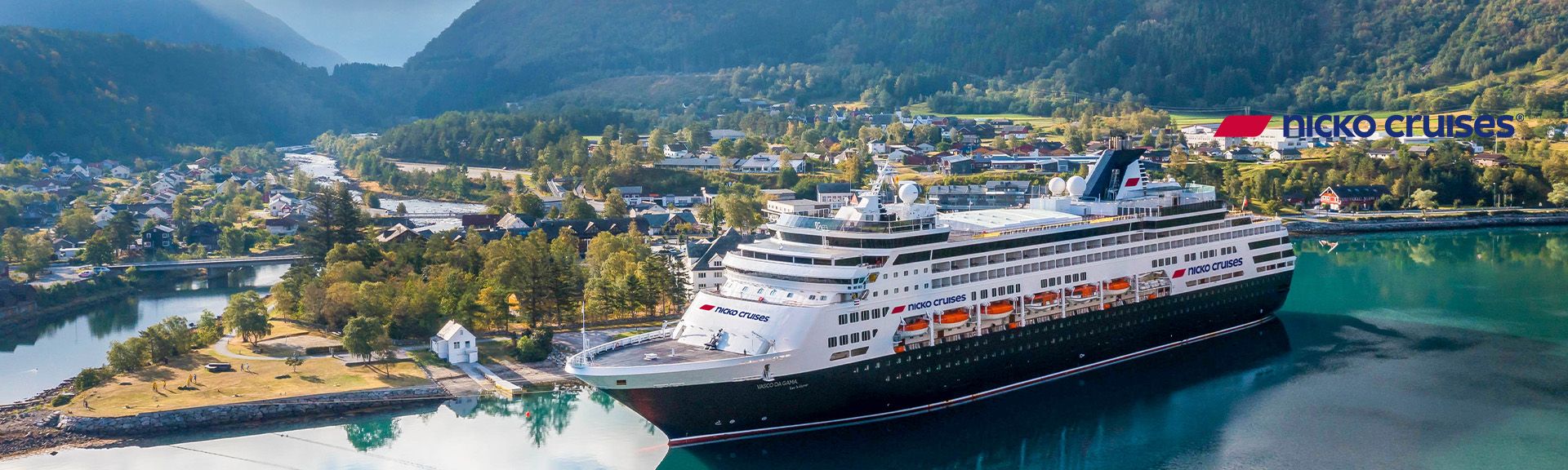 Nicko Kreuzfahrtschiff in Norwegen am Hafen