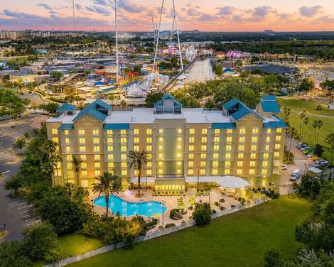Comfort Suites Maingate East-4
