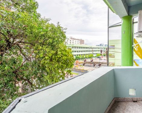 OYO 928 Leaf Hostel-4