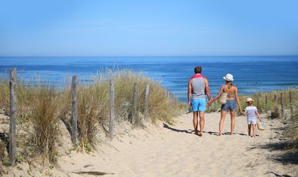 Familie am Strand Frankreich 