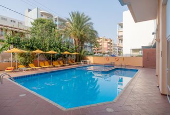 Hotel, Lefkoniko Bay