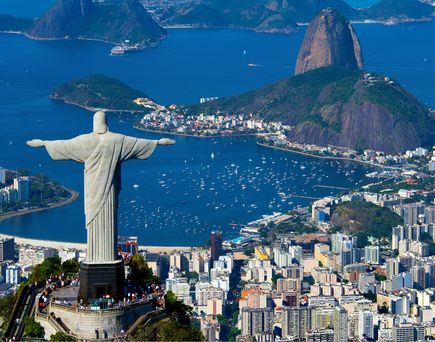 Ausblick mit der Christus Statue auf Rio de Janeiro