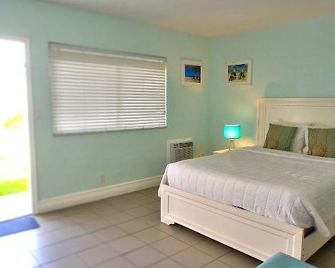 Hollywood Beachside Boutique Suites-3