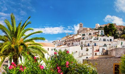 Ibiza Urlaub für junge Leute Hotels Pauschalreise Panorama of Ibiza