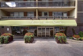 Hotel, Town Inn Suites