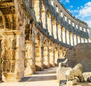 Ein Teil eines römischen Amphitheaters.