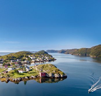 Atlantik Kanada Dee mit kleiner Insel Haus und Boot auf dem See