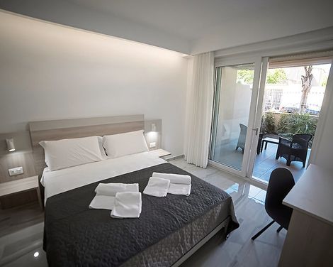 Middle Town Palace Tropea-4