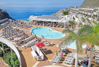 Hotel, Servatur Altamadores