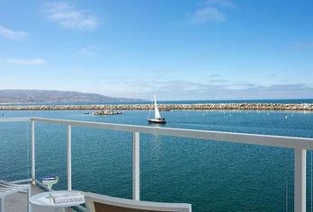 Hotel, The Portofino Hotel & Marina