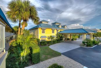 Hotel, Naples Garden Inn