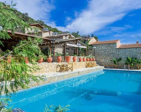 Stone Village Petrino Horio-1