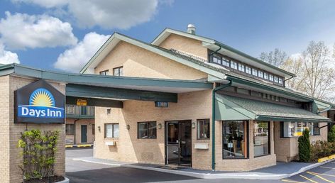 Days Inn by Wyndham Woodbury Long Island