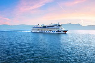 AIDA Kreuzfahrtschiff auf dem Meer