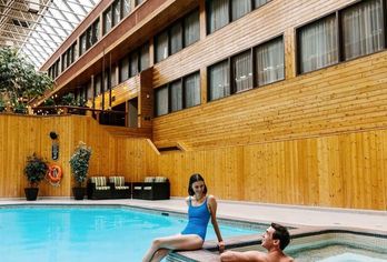 Hotel, Forest Park Hotel