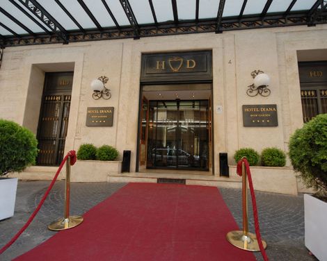 Hotel Diana Roof Garden-0