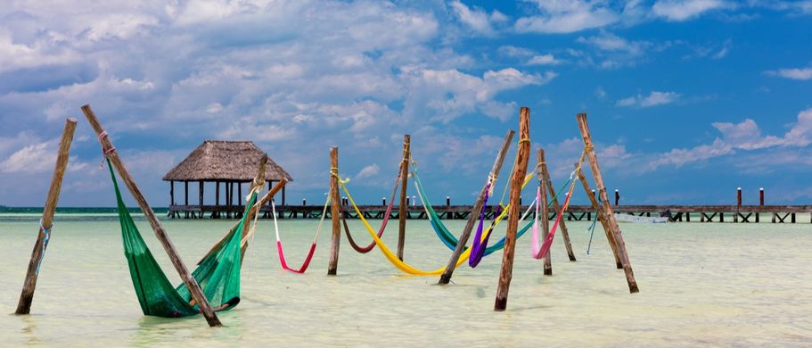 Isla Holbox Haengematten am Meer