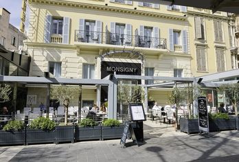 Hotel, Monsigny