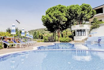 Hotel, Hotel Villaggio Pineta Petto Bianco