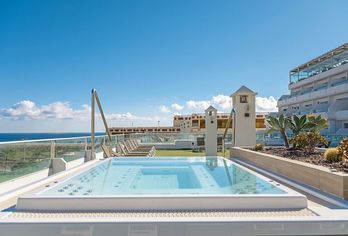 Hotel, Fergus Cactus Garden