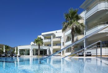 Hotel, Molos Bay