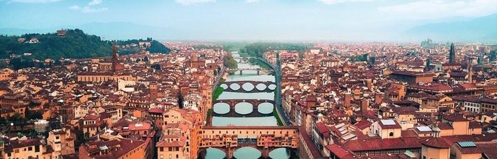 Eine Luftaufnahme der Ponte Vecchio in Florenz.