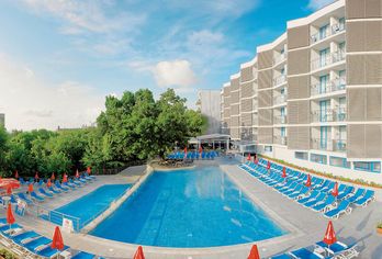 Hotel, Hotel Slavey