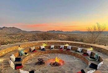 Hotel, Gocheganas Lodge