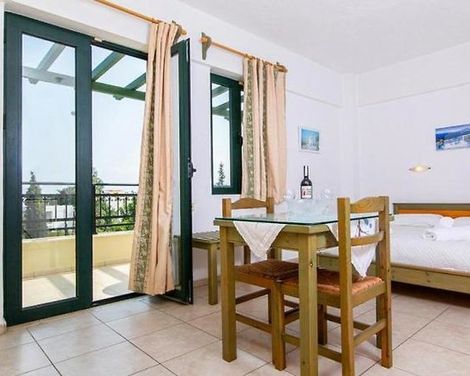 Dionysos Hotel Apartments & Studios-4