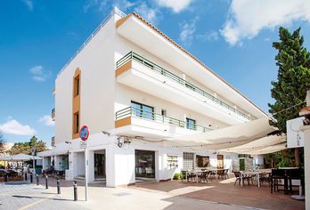 Hotel, Hotel Rosales