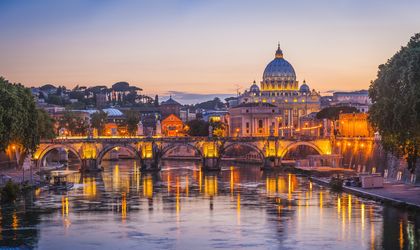 Auf Städtereise in Italien Rom am Abend