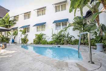 Hotel, Oceanside Hotel