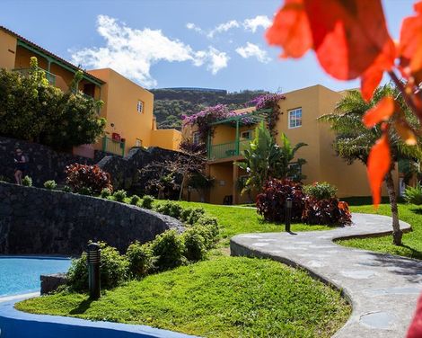 Apartamentos La Caleta-3