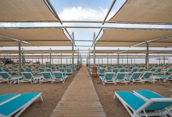 Hotel, Dream World Palace