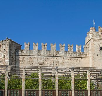 Blick auf die Scaligerburg.