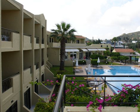 Summerland Hotel & Bungalows-3