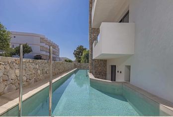 Cabana White Boutique Hotel & Suites
