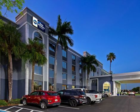 Best Western Fort Myers Inn & Suites-3