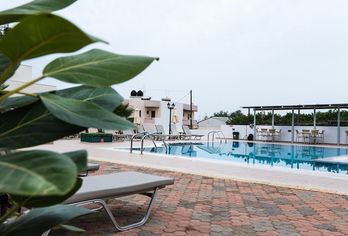 Hotel, Newcastle Studios