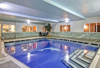 Hotel, Hampton Inn & Suites by Hilton Calgary Airport