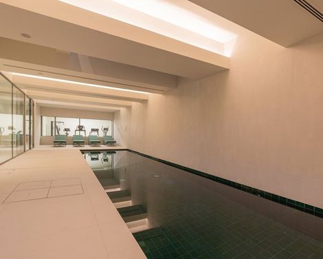 Luster Hotel-1