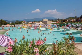 Hotel, Sisan Family Resort